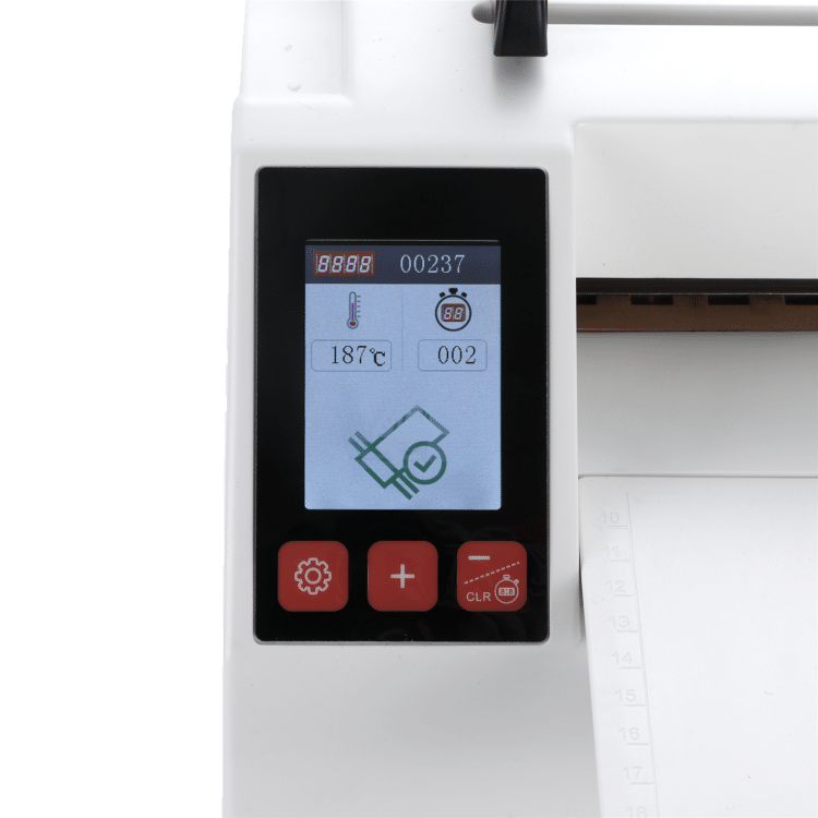 Gros plan sur l’écran LCD d’une soudeuse thermique vétérinaire Pearl Shell Sealer Plus : compteur total 00237 en haut, température 187 °C à gauche, compteur partiel 002 à droite et pictogramme vert de soudure terminée ; trois boutons rouges en dessous (réglages, plus, moins avec remise à zéro).